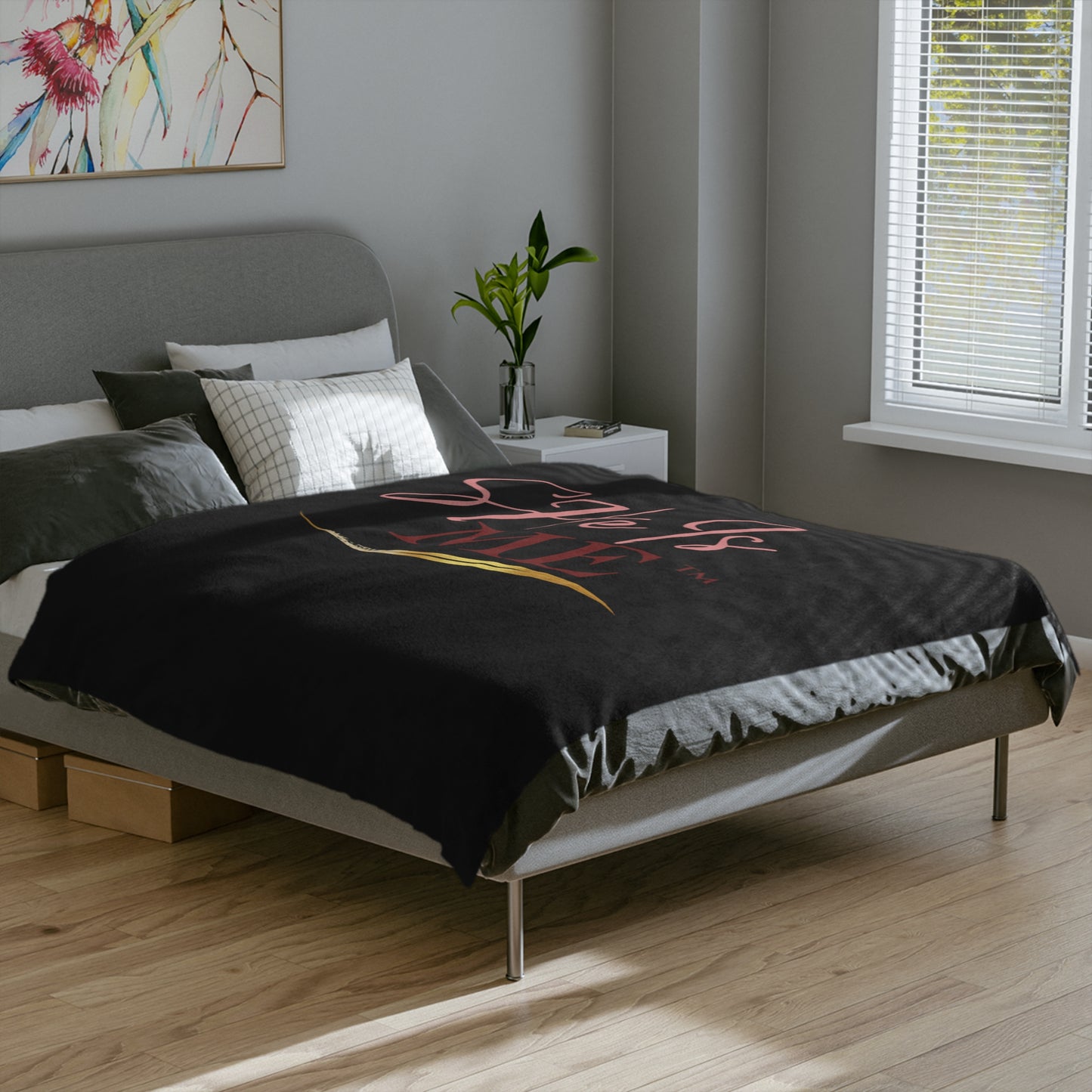 She Is Me Velveteen Microfiber Blanket — Plush Black Throw with Pink & Gold Script
