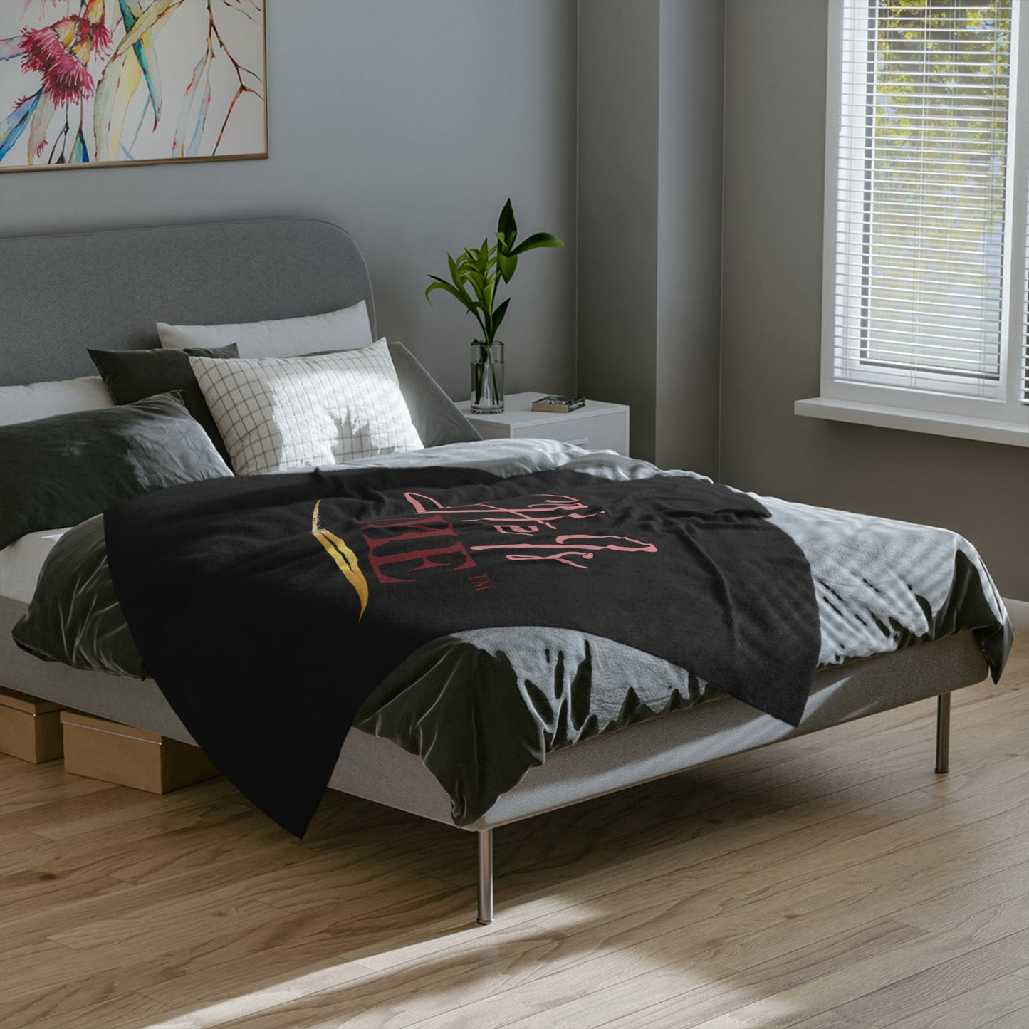 She Is Me Velveteen Microfiber Blanket — Plush Black Throw with Pink & Gold Script